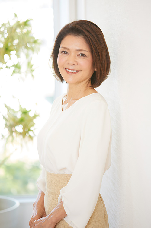 60代・70代・80代の女性シニアモデル・タレント　朝比　めぐみ