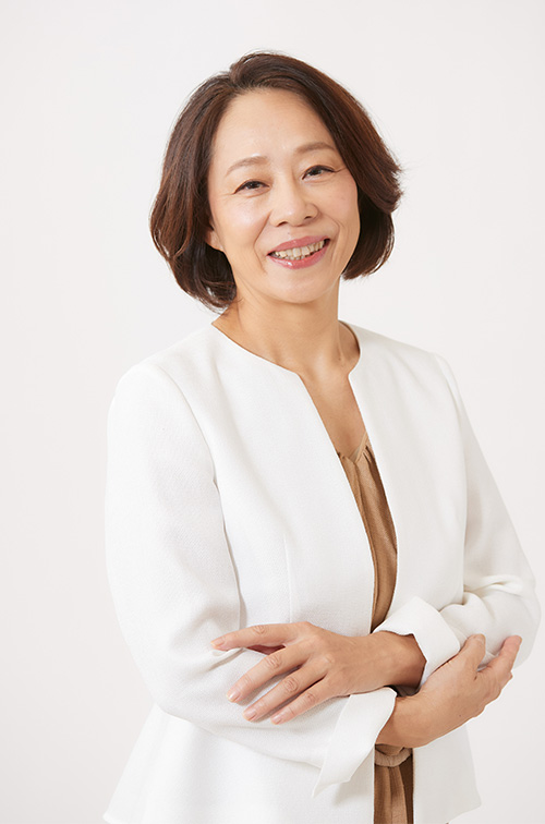 40代・50代の女性ミドルモデル・タレント 宮寺 花綸